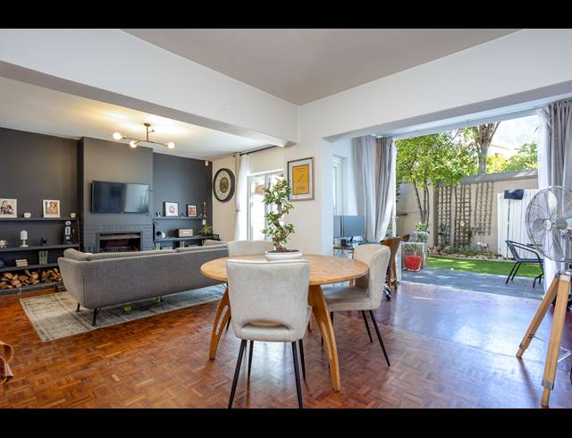 2 BEDROOM APARTMENT FOR SALE IN VREDEHOEK
